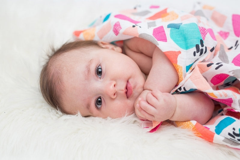 lulujo-mamboo-swaddle-121-000-038-mulltuch-LJ434-paper-cut-4