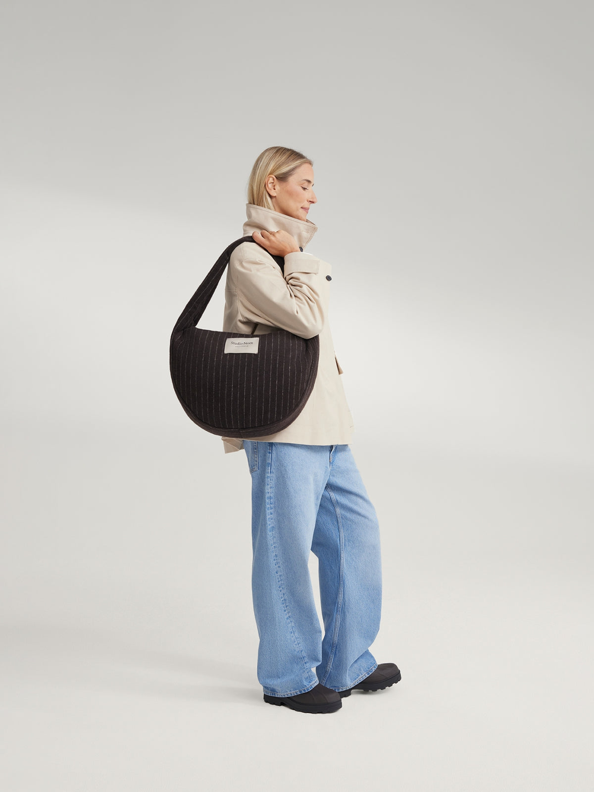 Studio Noos - Cross Body Tasche Flannel Chalkstripe Brown