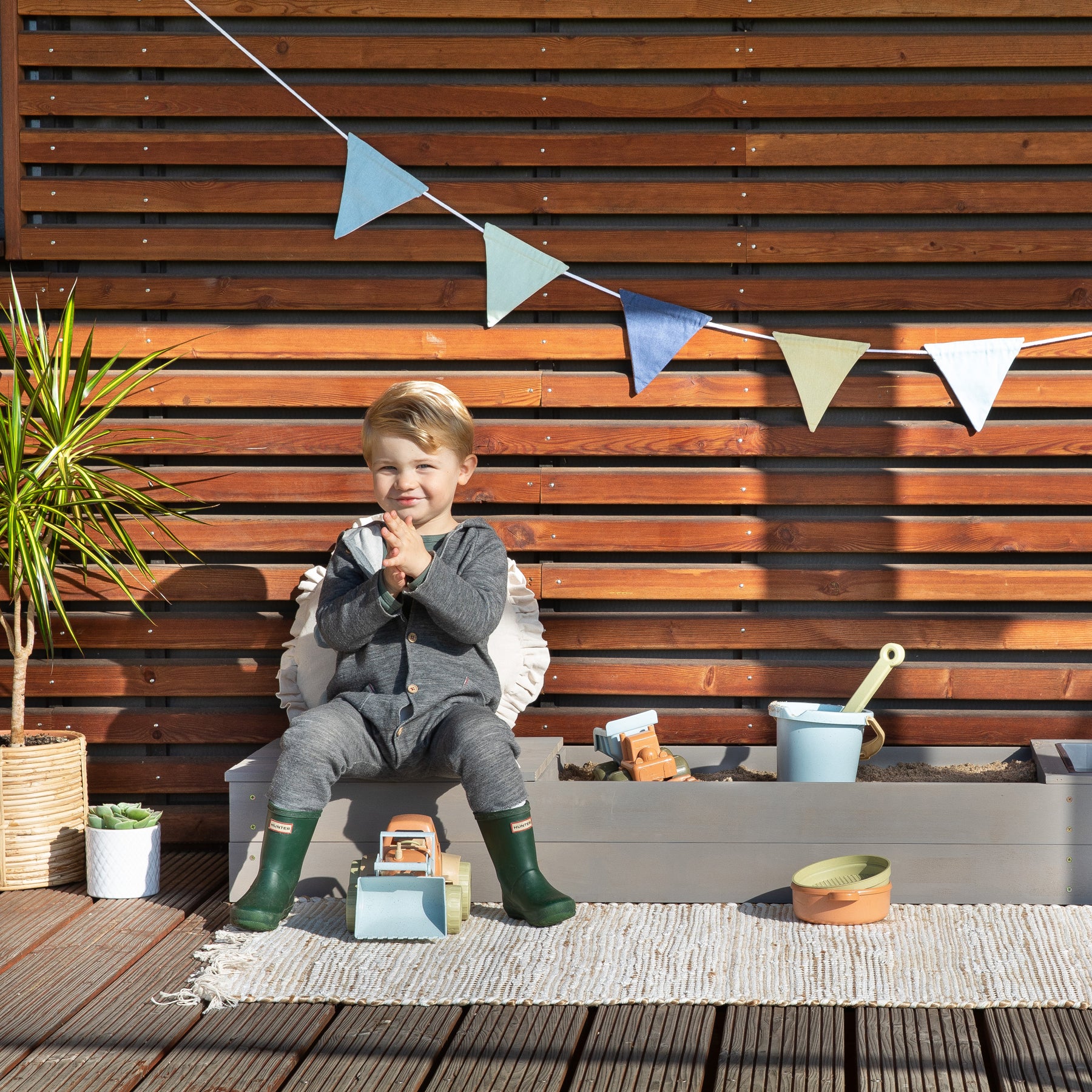 MUDDY BUDDY ® - Sandkasten "Space Saver" warmgrau