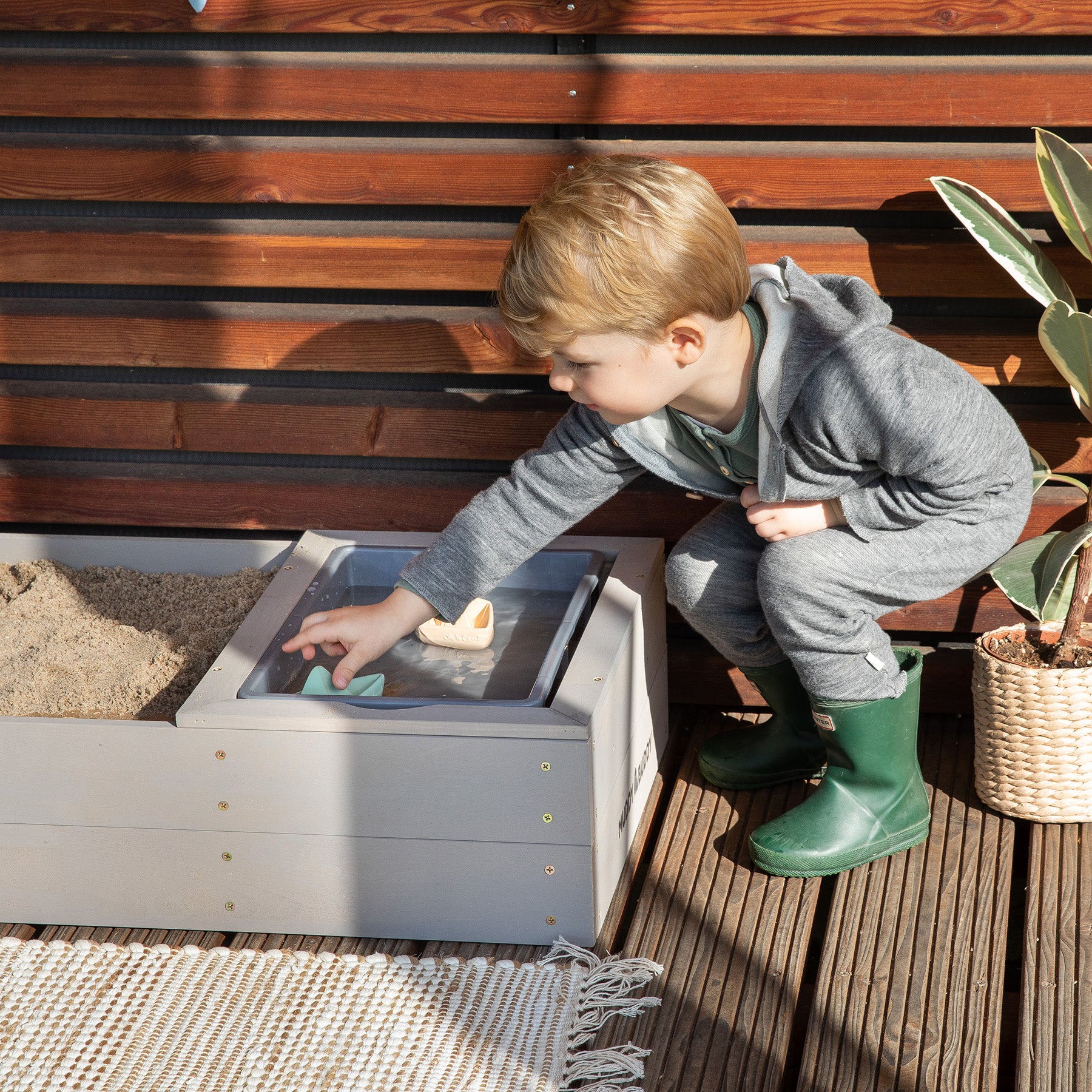 MUDDY BUDDY ® - Sandkasten "Space Saver" warmgrau