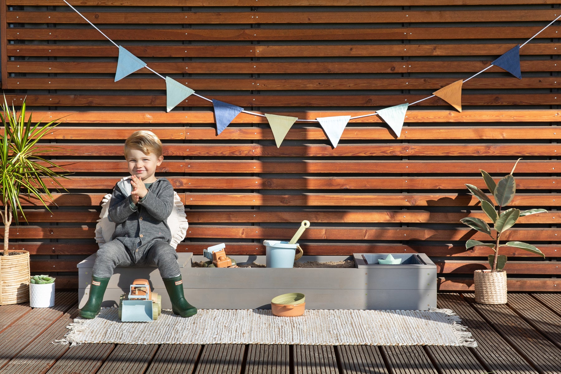 MUDDY BUDDY ® - Sandkasten "Space Saver" warmgrau