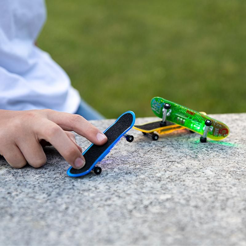 Trendhaus - HEY DINO Neon Light Fingerskateboard