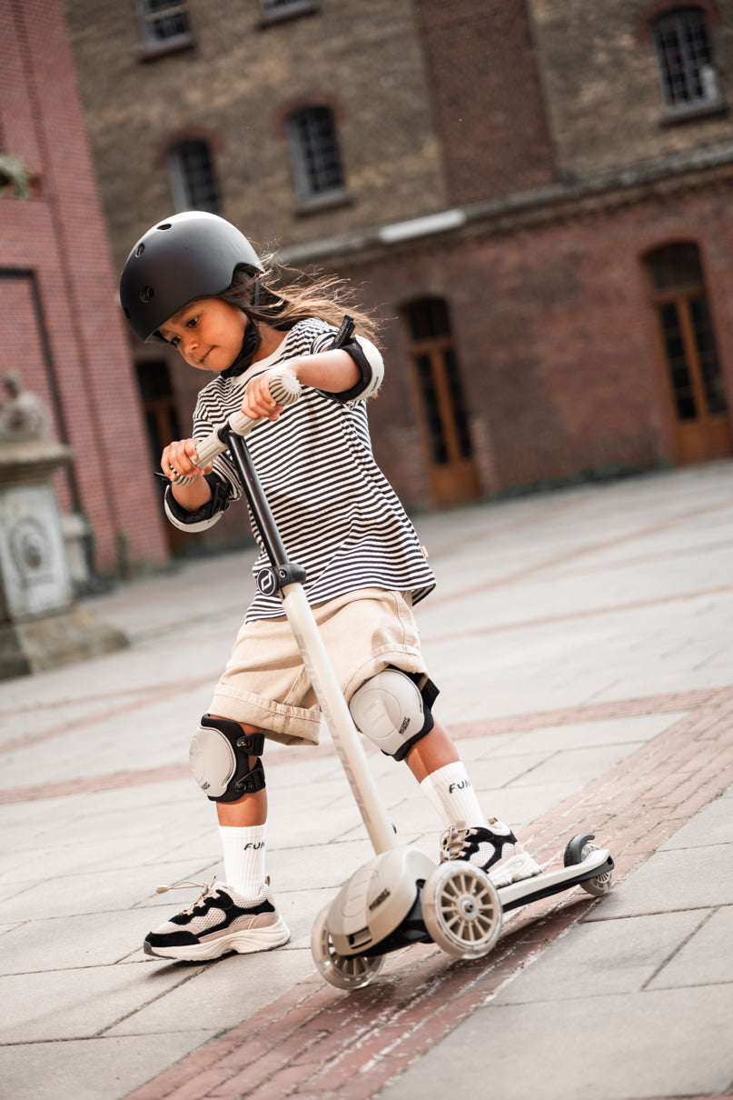 Scoot & Ride - Highwaykick 3S LED ash