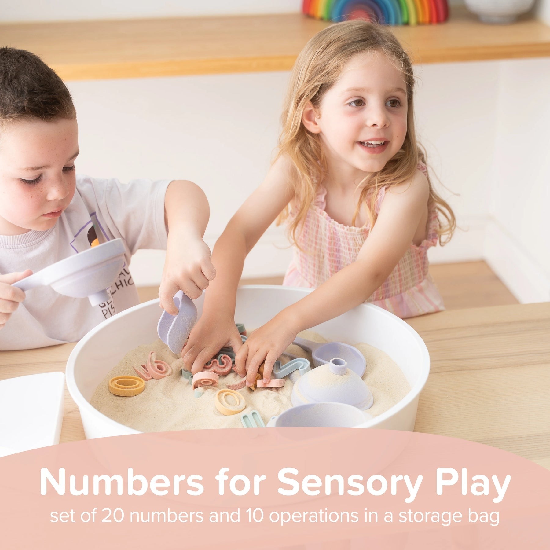Sensorikspielzeug, Zahlen, Rechenzeichen, Sandspiel, haptisches Lernen, Montessori, Silikonformen, Pastellfarben, Kinderspielzeug, Bildungsressource, Feinmotorik, Mathematik, Rechnen, Zählen, Vorschule, Lernspiel.