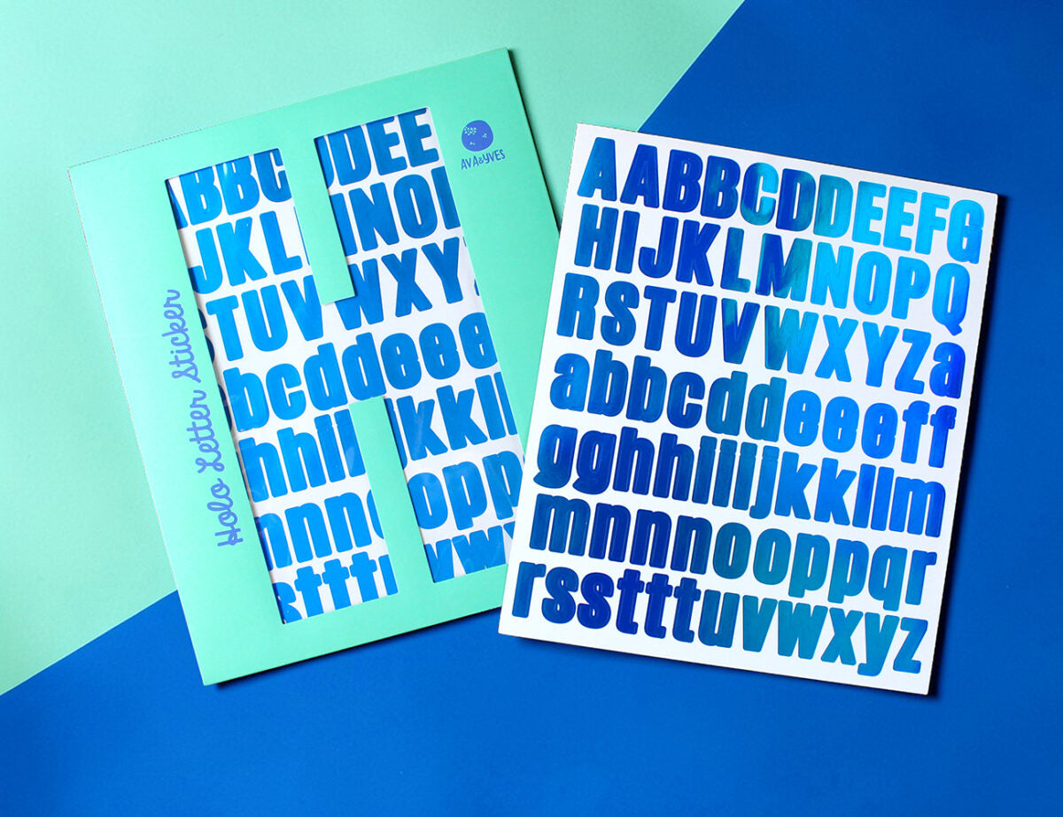 ava&yves -  Buchstaben-Sticker Holo-Effekt Blau