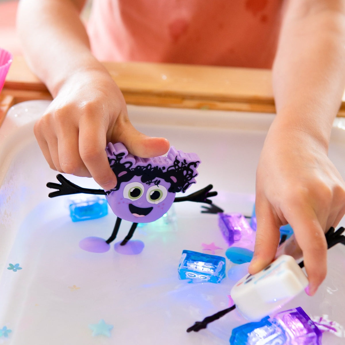 Glo Pals - Badespielzeug Charakter Lumi Lila