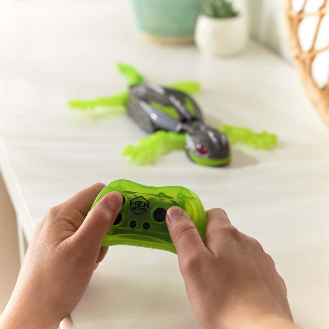 HEXBOTS - Wandkriechender Gecko mit Fernbedienung GLOW IN THE DARK