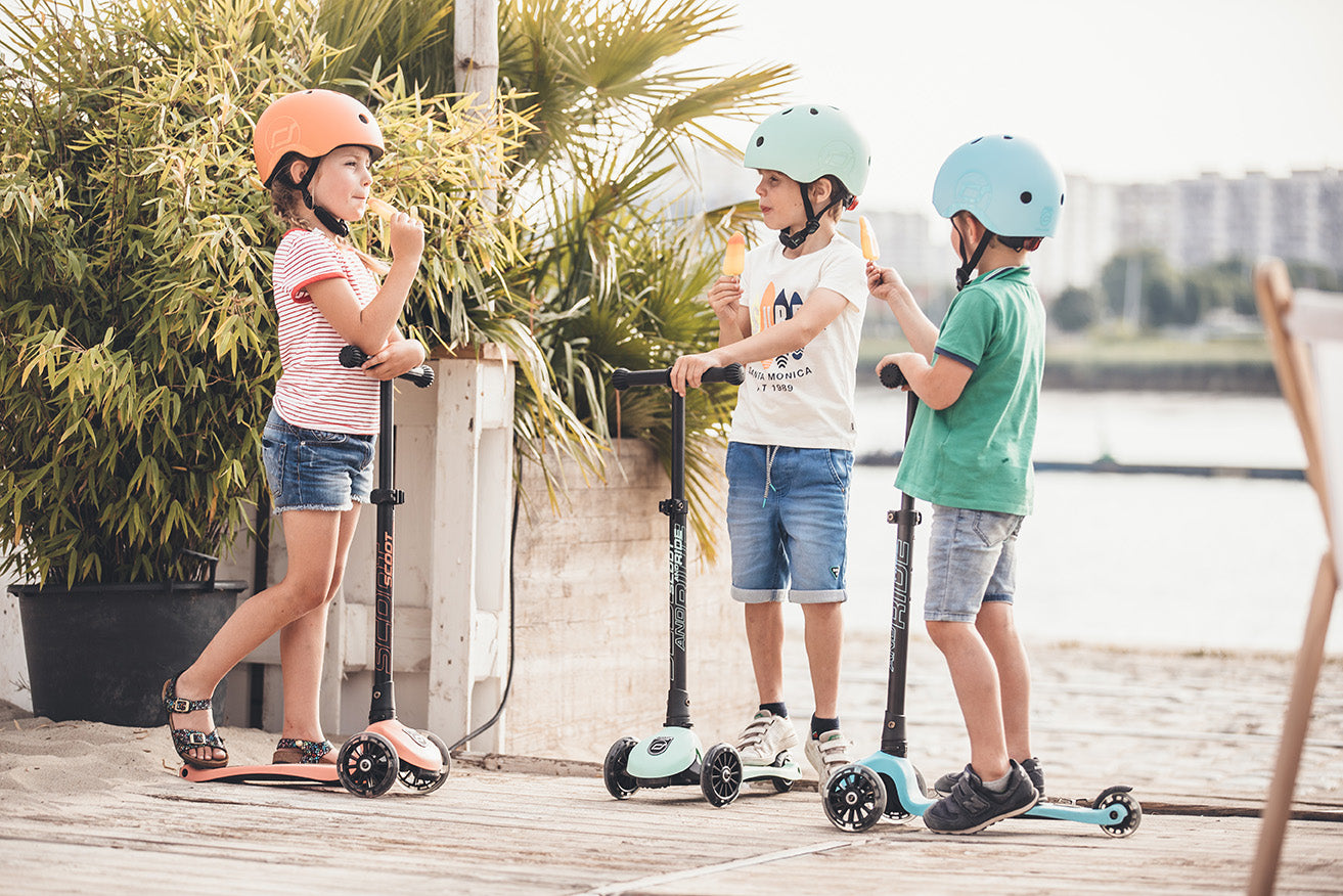 Scoot & Ride - Highwaykick 3 LED blueberry