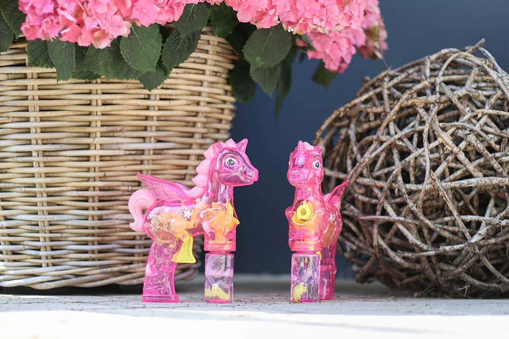 Fun Trading - Seifenblasenpistole "Einhorn" pink mit LED Licht