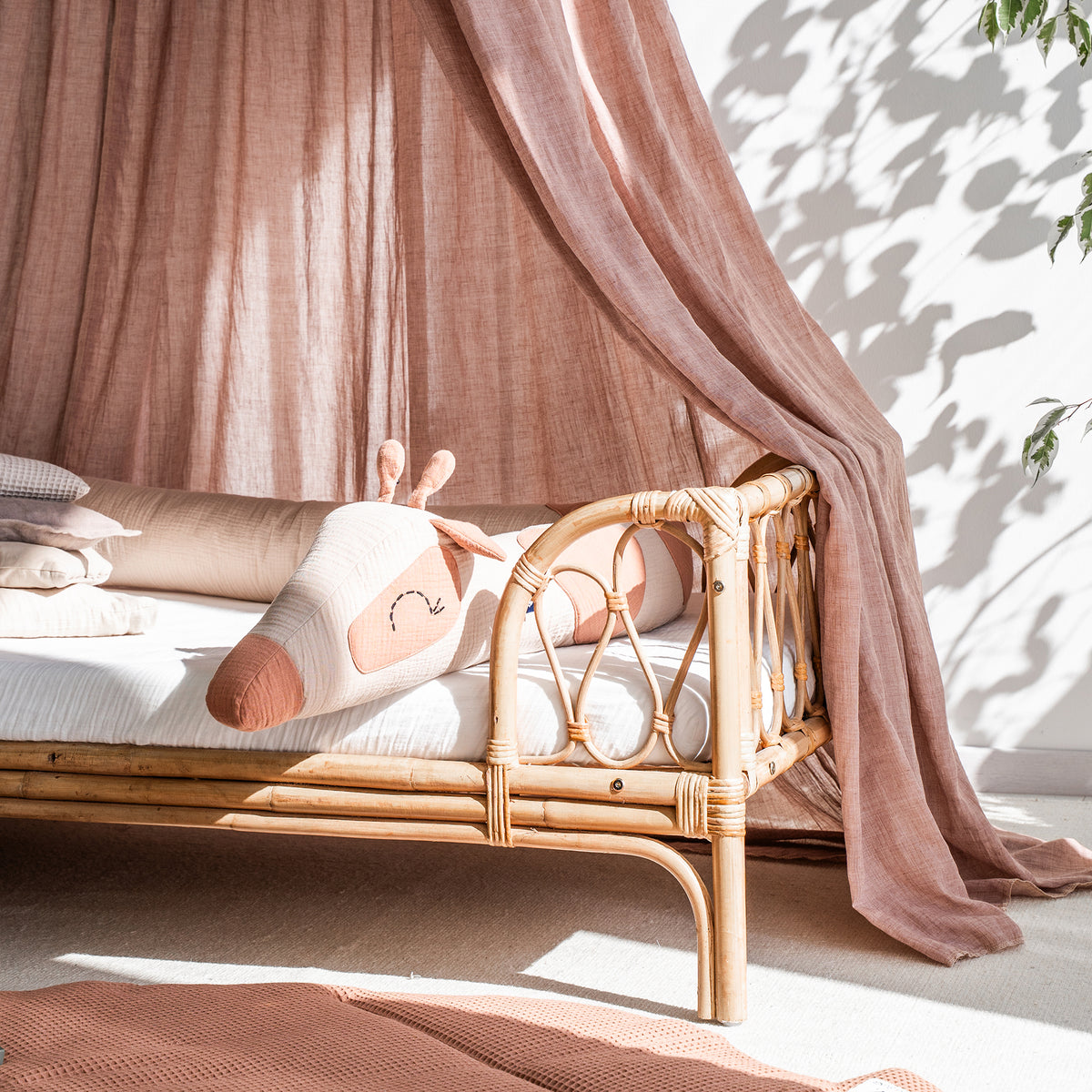 Julius Zöllner - Bettschlange: Sleep Buddy Giraffe