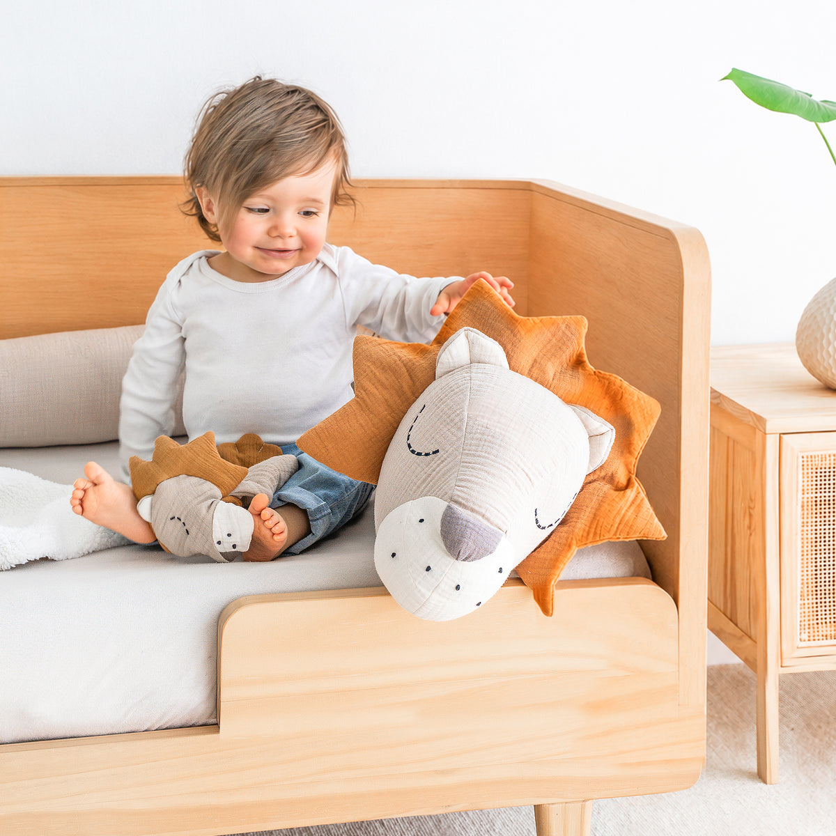 Julius Zöllner - Bettschlange: Sleep Buddy Löwe
