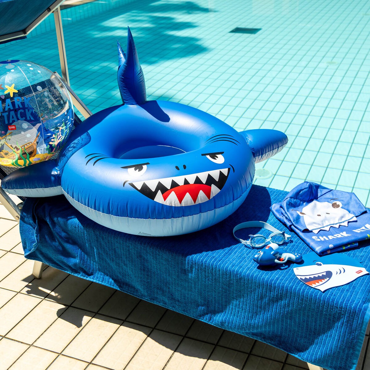 Legami - Beachball Shark