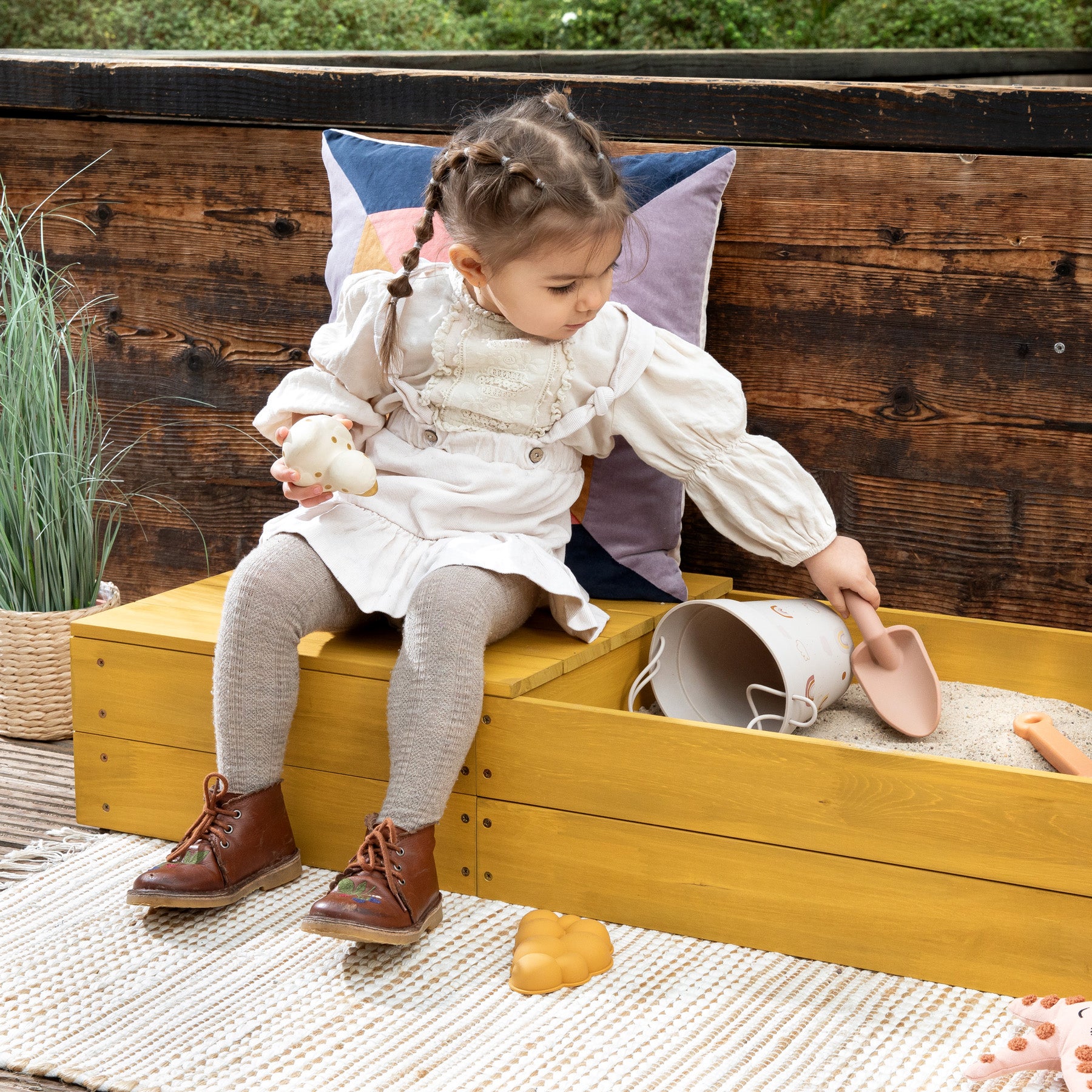 MUDDY BUDDY ® - Sandkasten "Space Saver" ocker
