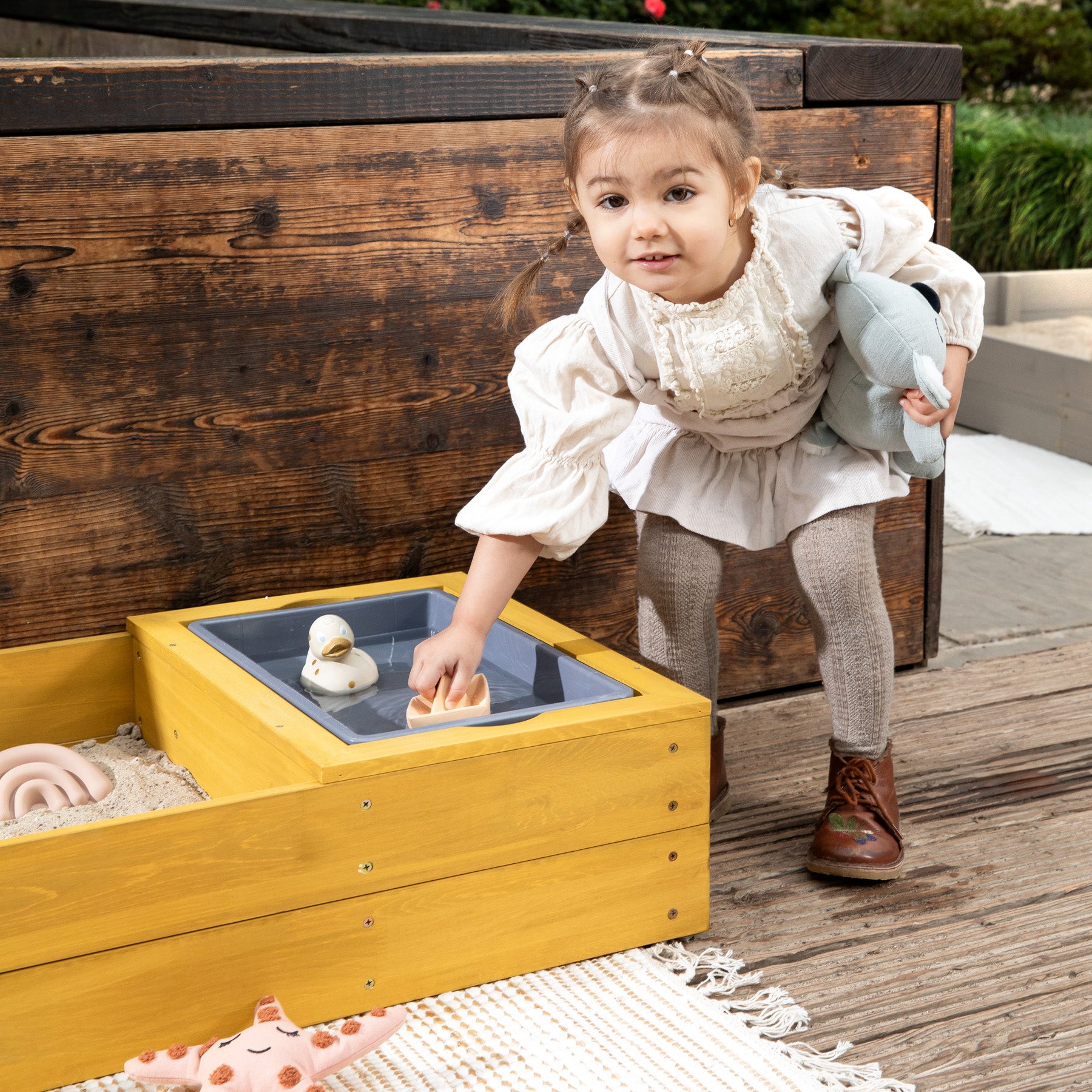 MUDDY BUDDY ® - Sandkasten "Space Saver" ocker