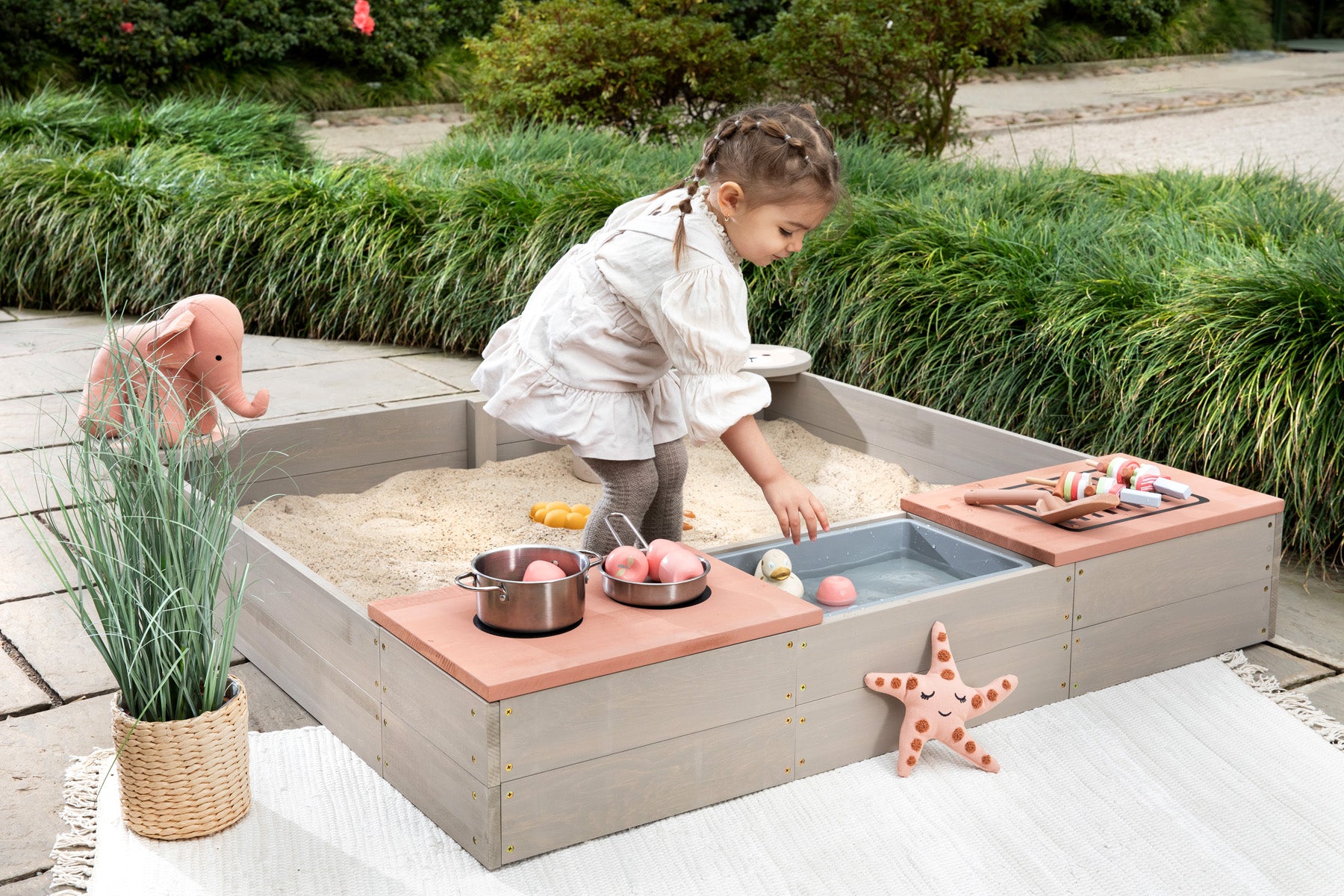 MUDDY BUDDY ® - Sandkasten "Wild Bear" warmgrau puderrosa