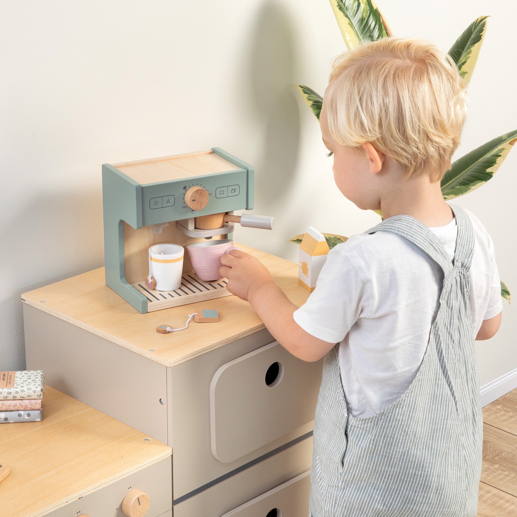 Musterkind - Kaffeemaschine "Coffea" salbei/natur
