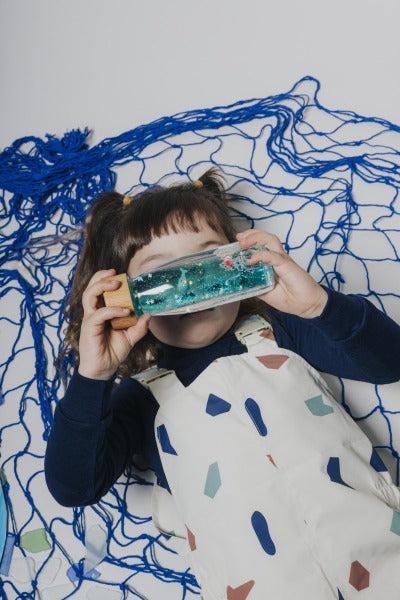 PETIT BOUM - Sensorikspielzeug "Move Bottle Whale Calm"