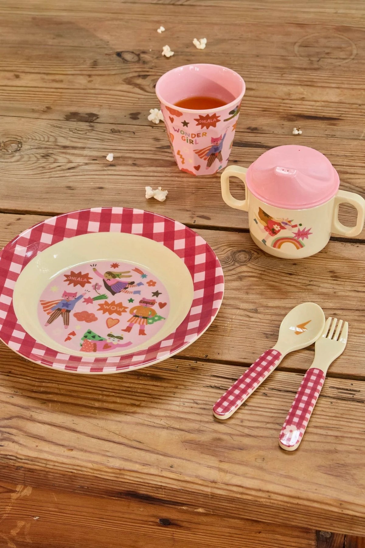 RICE - Becher aus Melamin Hero Print Pink Medium