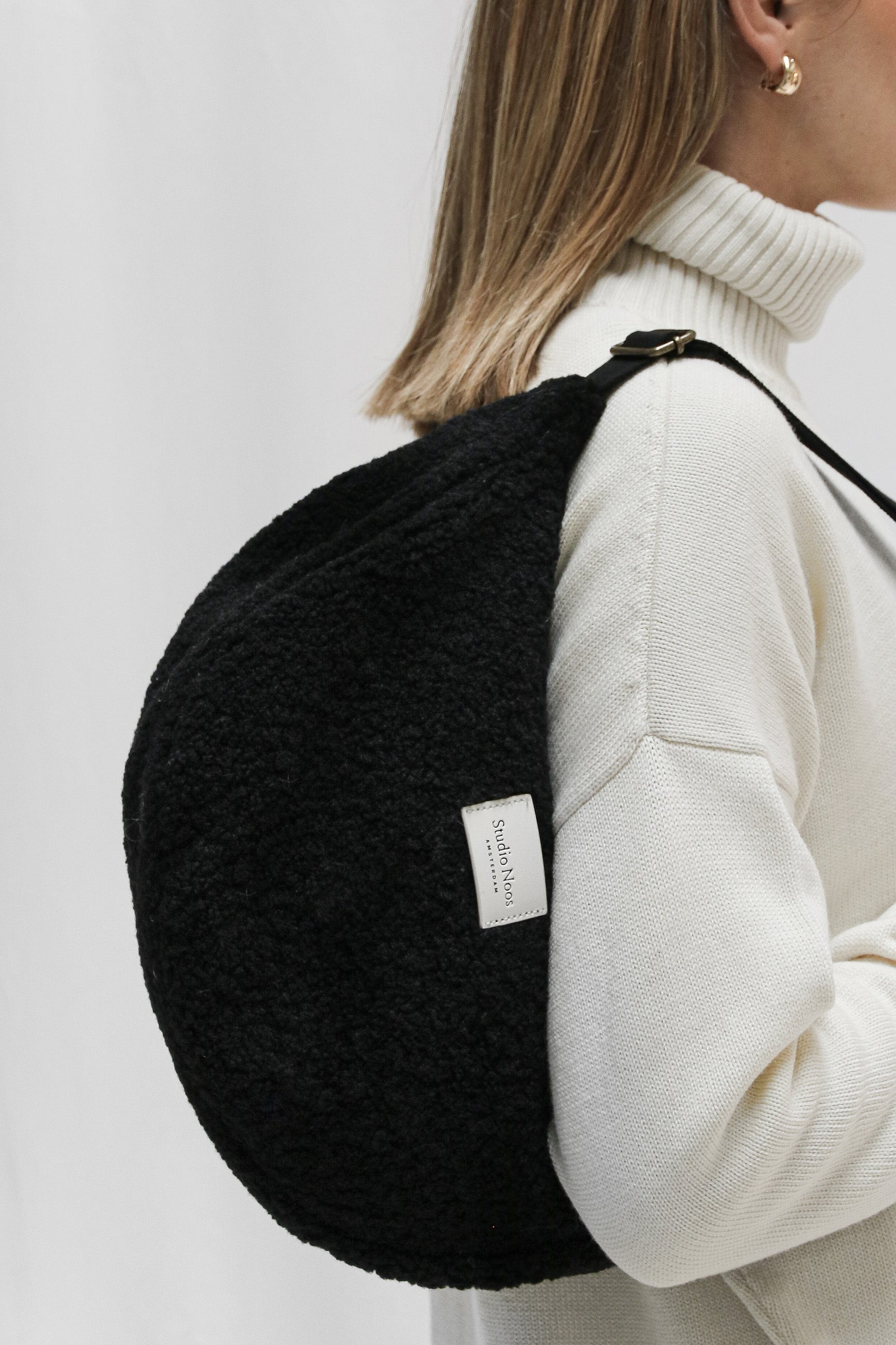 Studio Noos - Tasche Fanny Pack Black Teddy