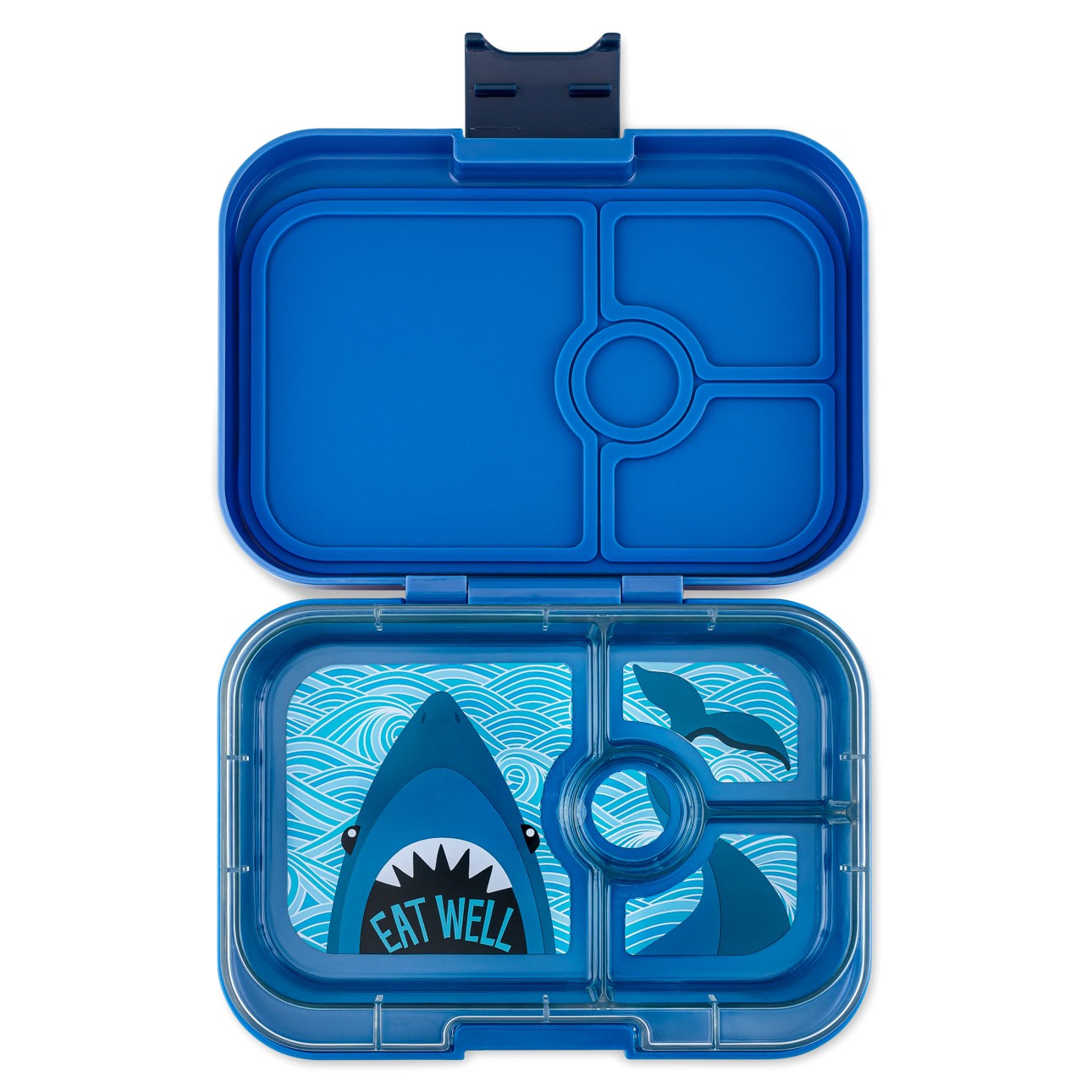 Yumbox Panino Lunchbox, Surf Blue, offen, vier Fächer, Hai-Illustration, "Eat Well", Bento-Box, Schule, auslaufgeschützt, BPA-frei, robust, Silikondichtung, Klickverschluss.