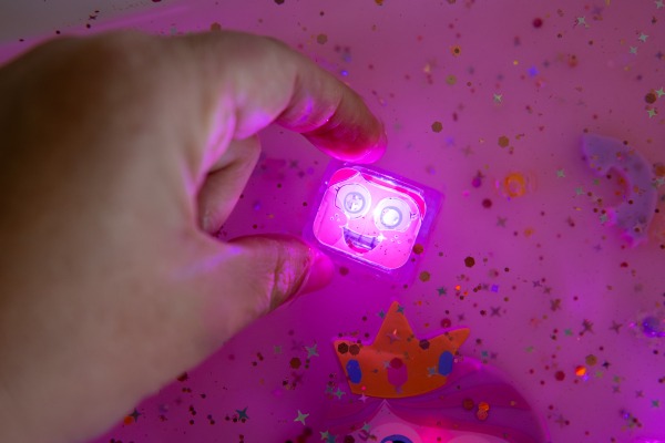 Glo Pals - Badespielzeug Cubes Ida Pink