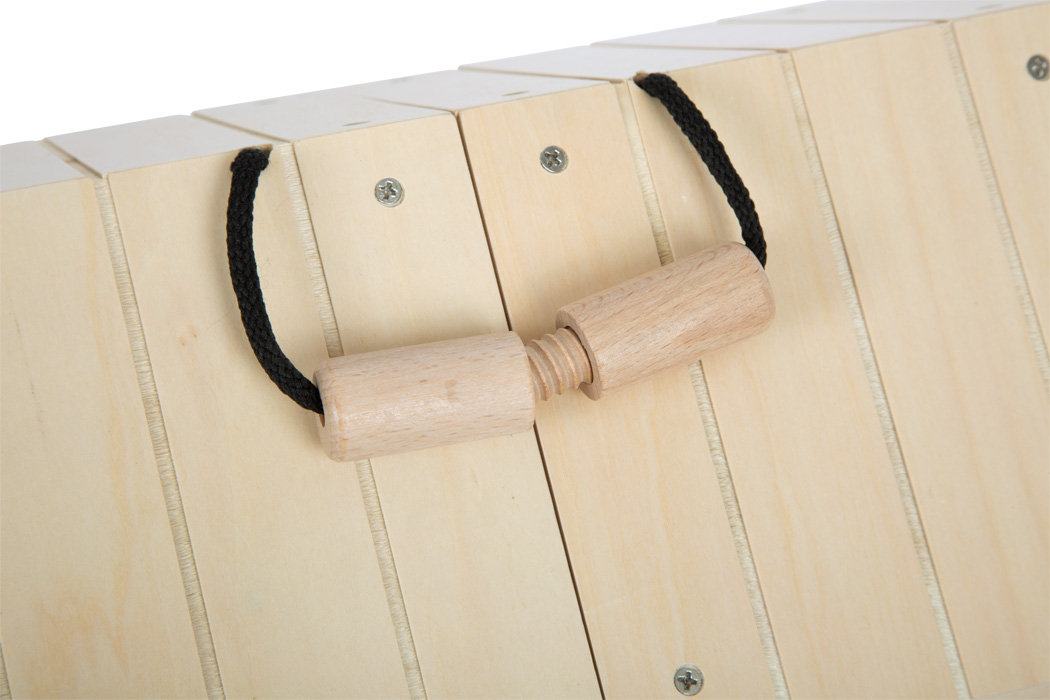 12399_small_foot_Hasenstall_Tragegriff_offen