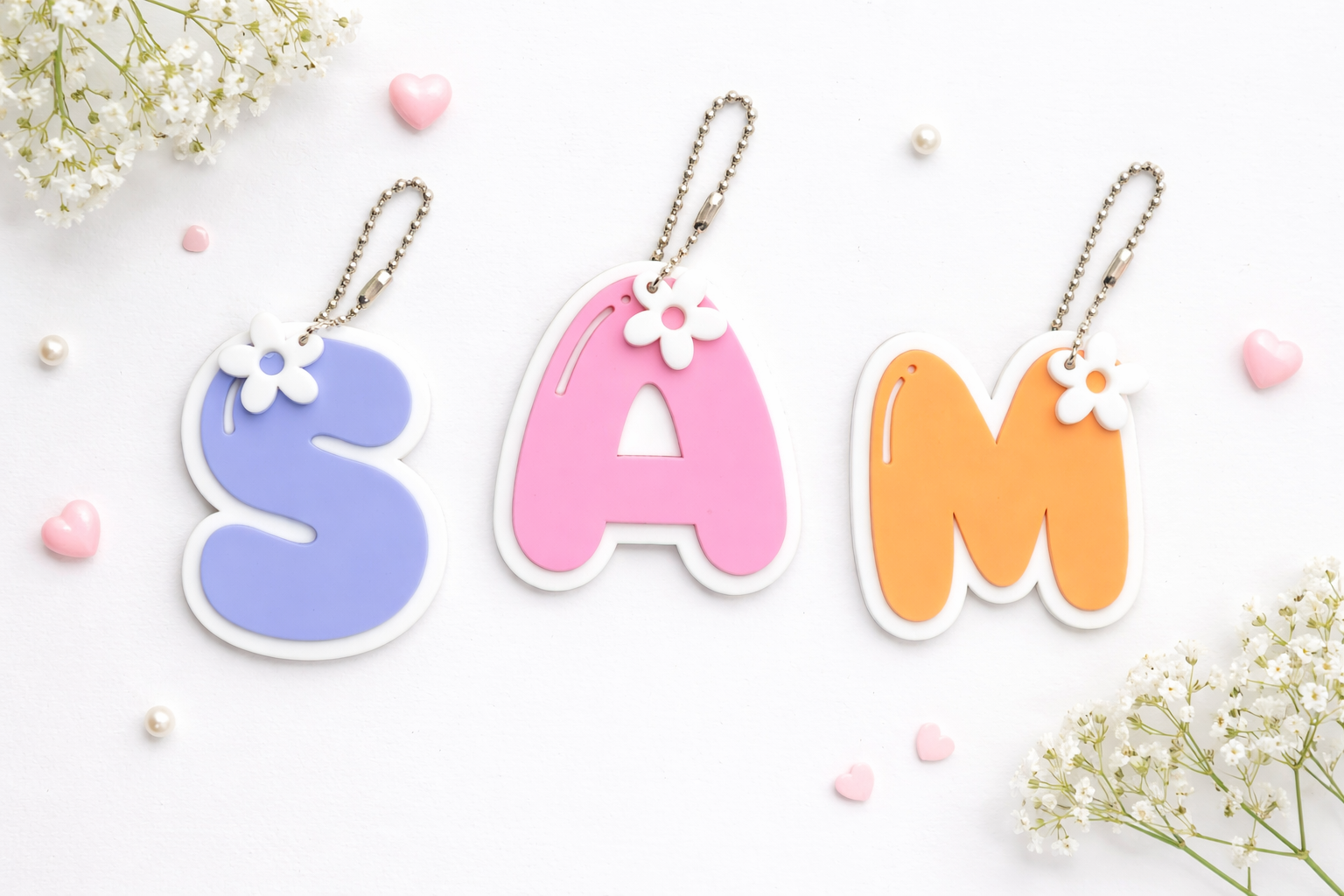 Invy Design - Anhänger Comic Buchstabe mit Blume