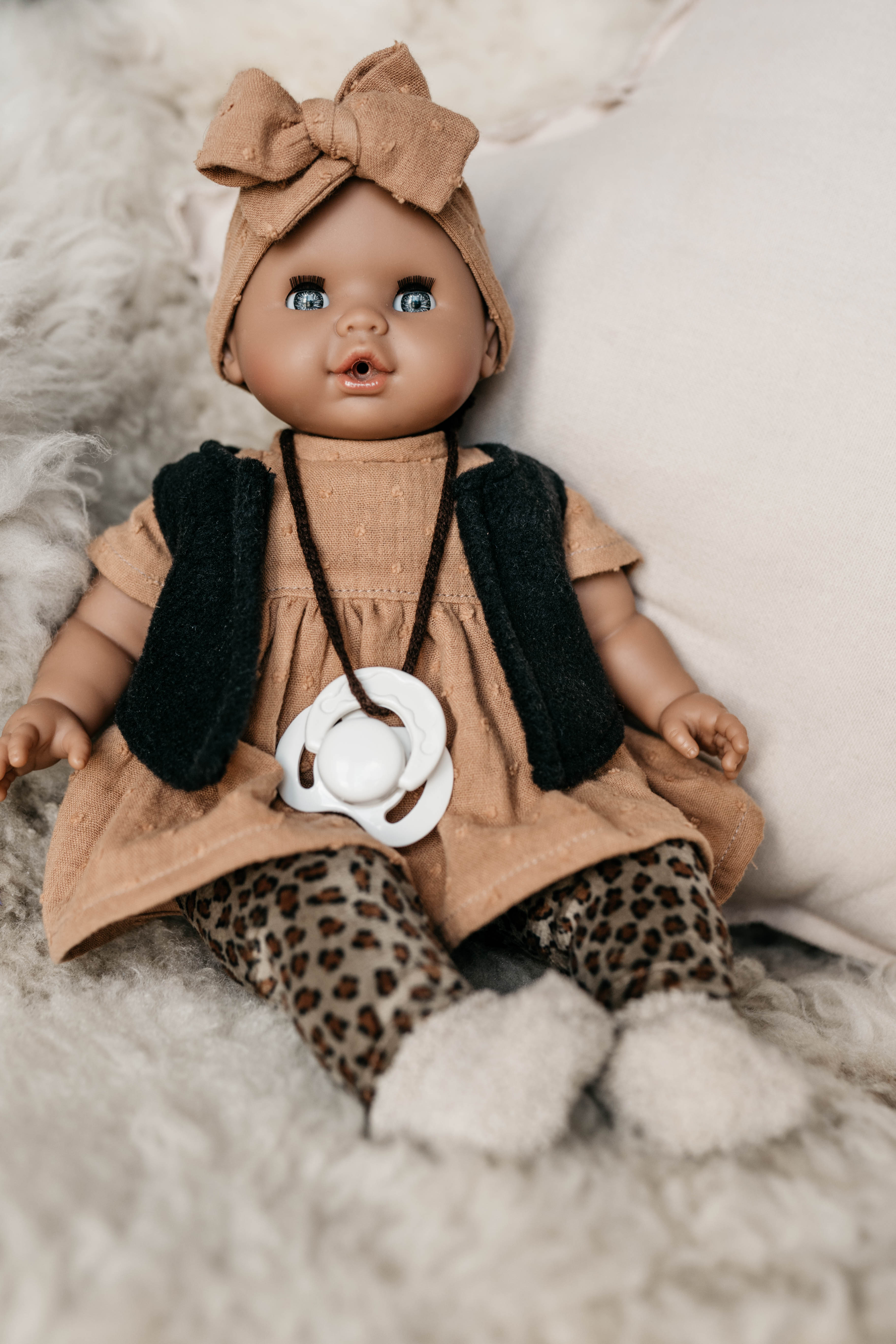 DSC02612 Paola Reina x Dreams4Kids - Puppe "Lou" 36 cm
