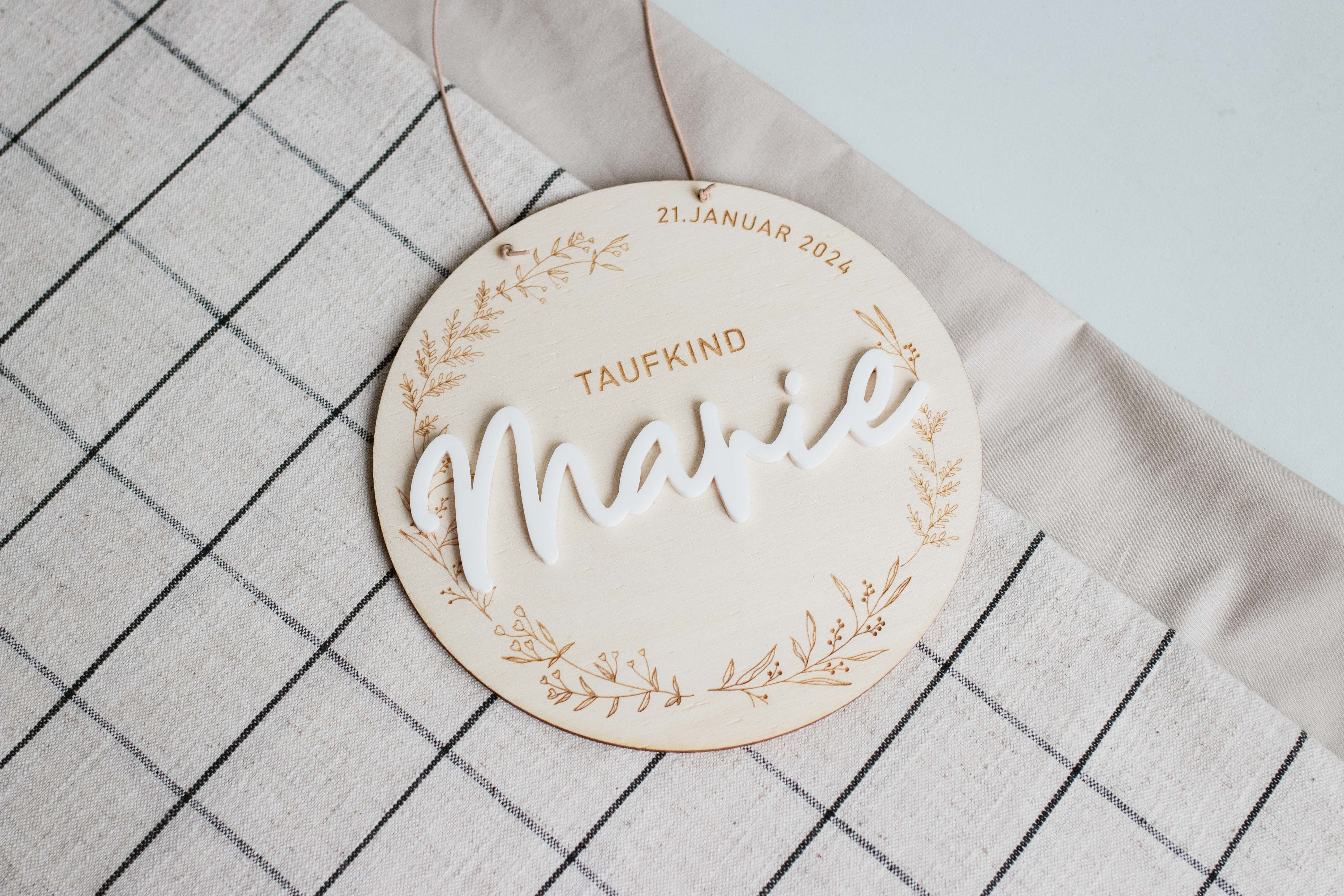 IMG_1392 Invy Design - Taufschild mit Namen