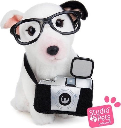 Studio Pets - Kuscheltier Charlie mit Kamera & Koffer (23cm)
